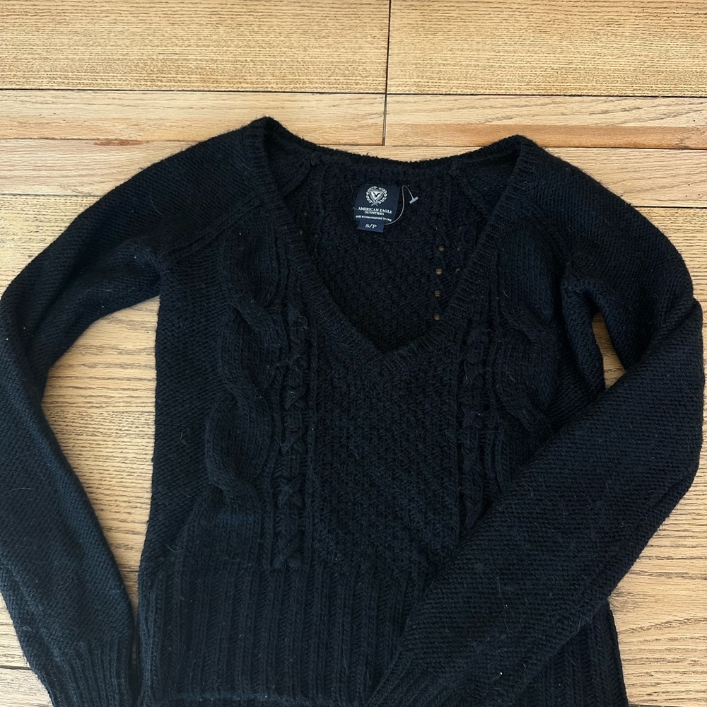 Soft cropped cable knit black fall sweater